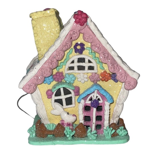 Easter LED Light up Pastel Candy Gingerbread House  NEW! - Picture 1 of 5